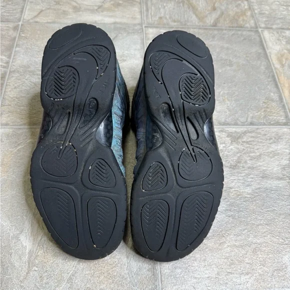 Nike Air Foamposite One Abalone GS Shoe Size 6Y Green AO8037-009 Preowned - Picture 7 of 8